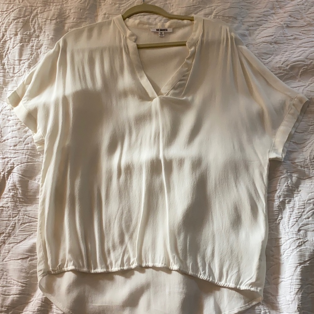 BB Dakota Size Medium White Blouse
